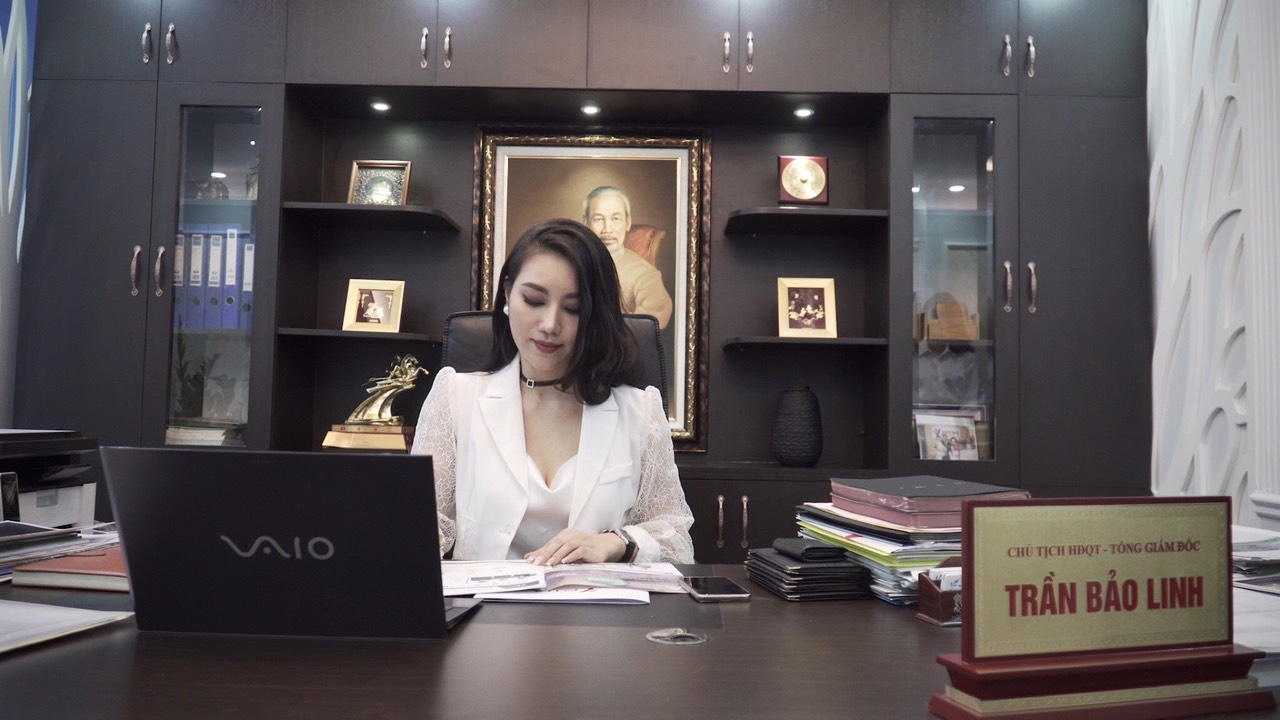 Á hậu doanh nhân Trần Bảo Linh: Vẻ đẹp trí thức và nhân hậu